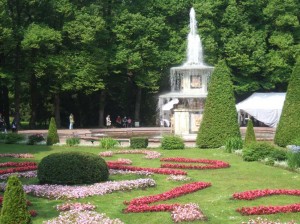 Parc Peterhof à Saint Petersbourg2