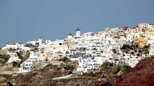 Oia-sur-Santorin-CycladesM